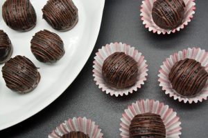 Chocolat en gastronomie : Comprendre le profil aromatique et les spécificités du chocolat blanc dans les desserts